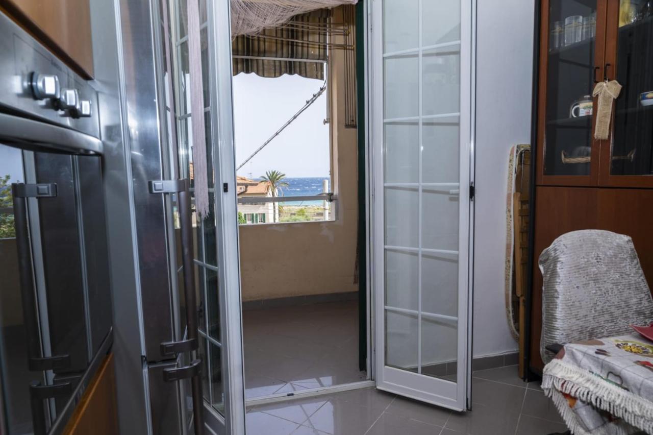 Ferienwohnung Casa Ambra Mare Bordighera Exterior foto